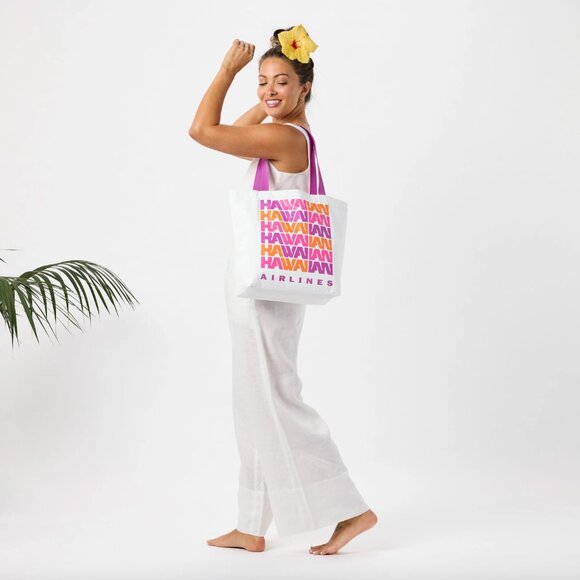 Aloha Collection x Hawaiian Airlines Reversible Tote, Vintage Pualani - Picture 5 of 12